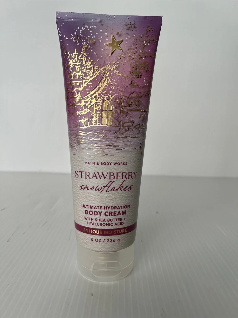 Bath & Body Works Strawberry  Snowflakes Body Cream